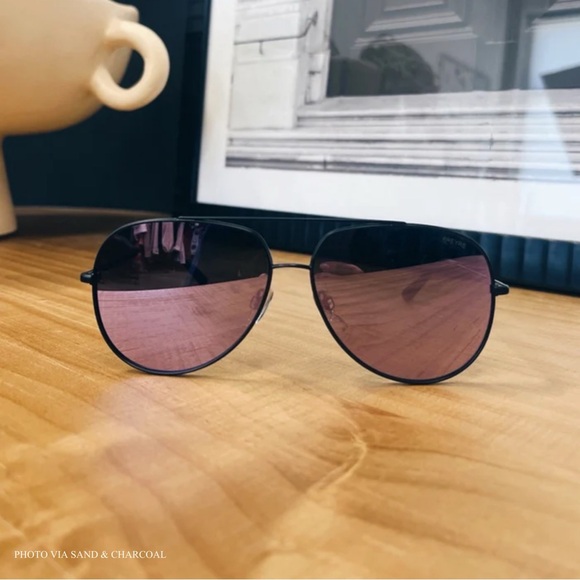 BRAND NEW, never worn, Aviator Sunglasses for Sale. - Picture 1 of 8